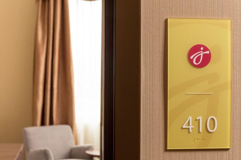 Jaslin Hotel photo 2