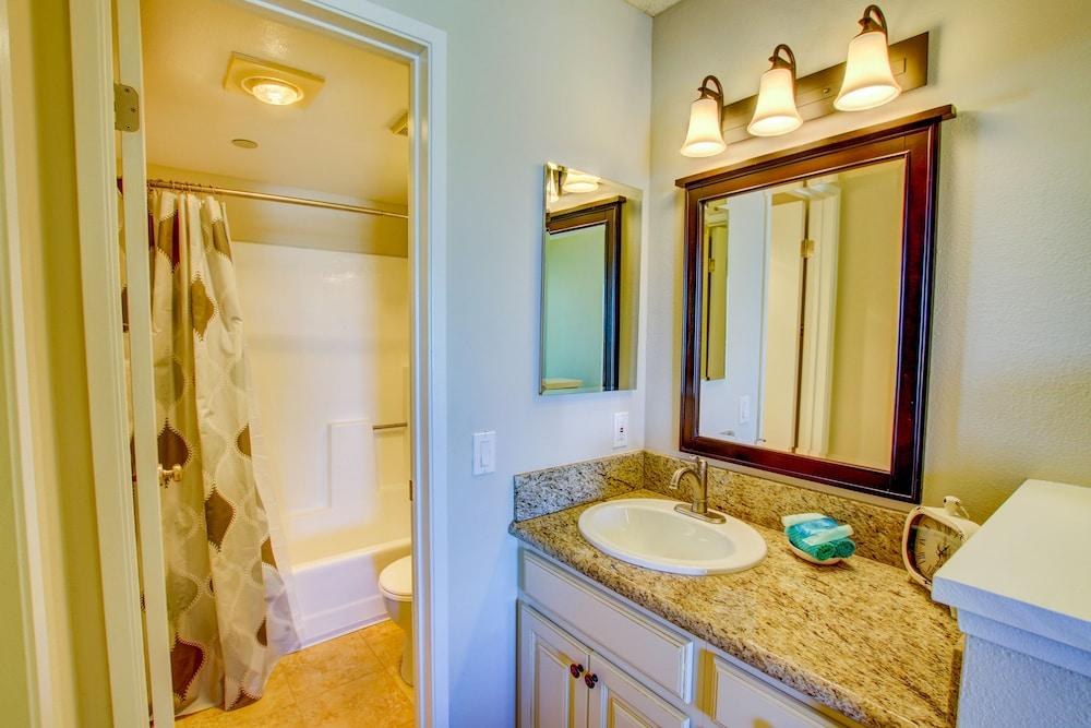 SUNSHINE SUITES AT HILLCREST photo 3