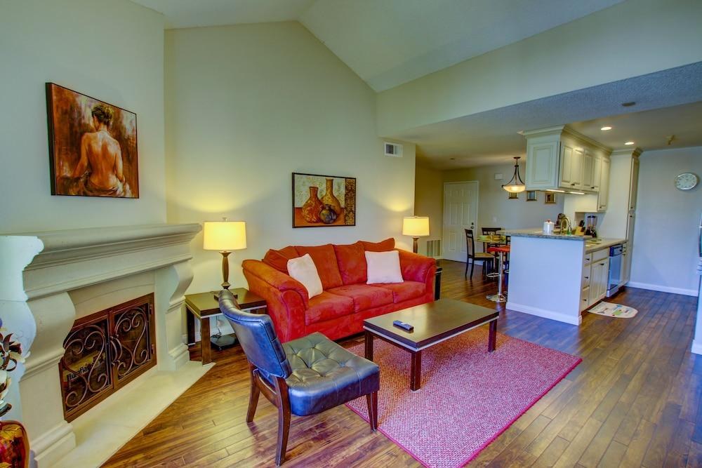 SUNSHINE SUITES AT HILLCREST photo 4