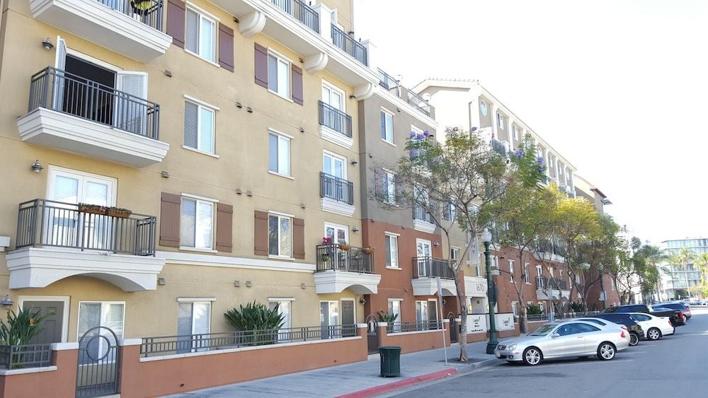CLOSE TO GASLAMP AND CONVENTION CENTER photo 4