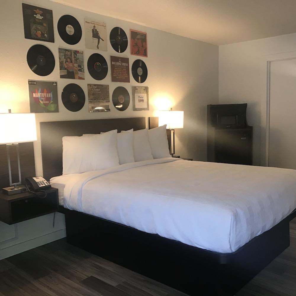 HILLSIDE CROSSING NASHVILLE A RAMADA BY WYNDHAM photo 2