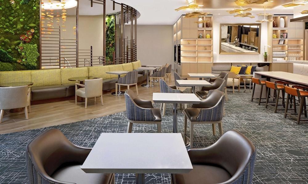 Hilton Grand Vacations Club Chicago Magnificent Mile photo 3