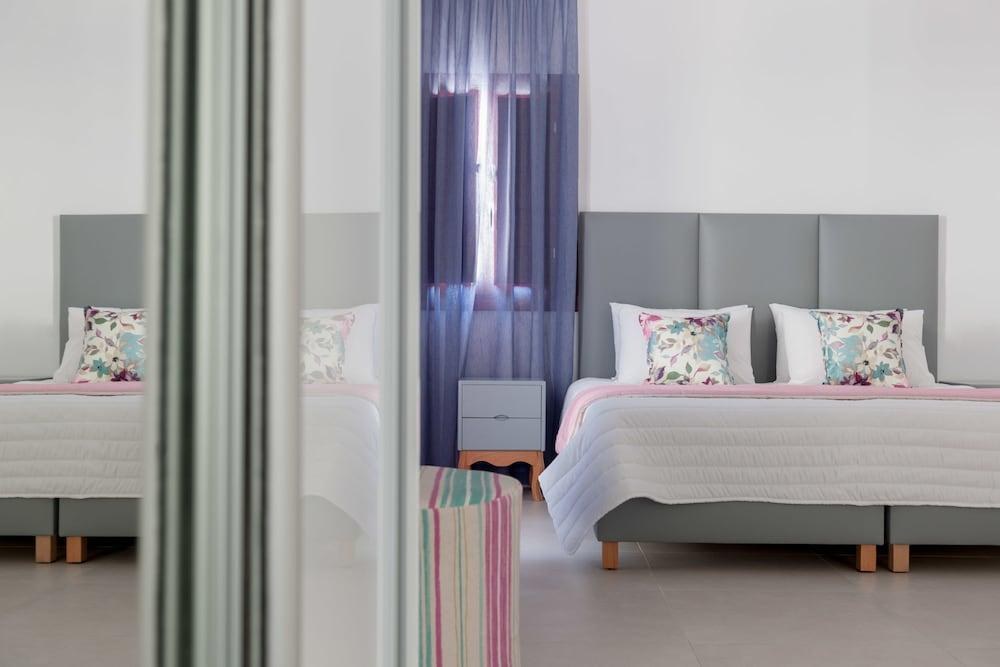 Mar n Mar Crown Hotel and Suites photo 1