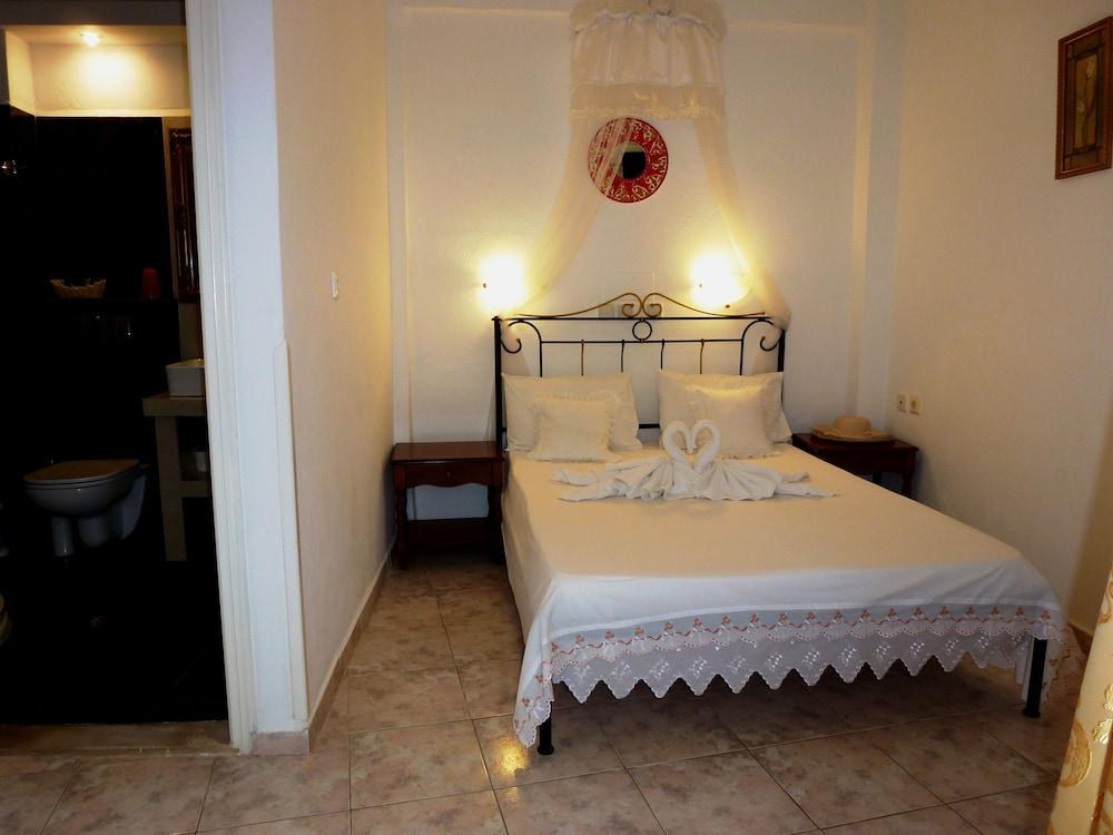 Atalos Suites photo 1