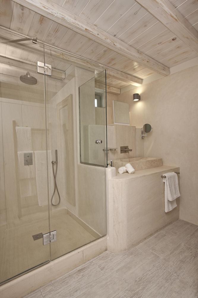 Allure Suites photo 3