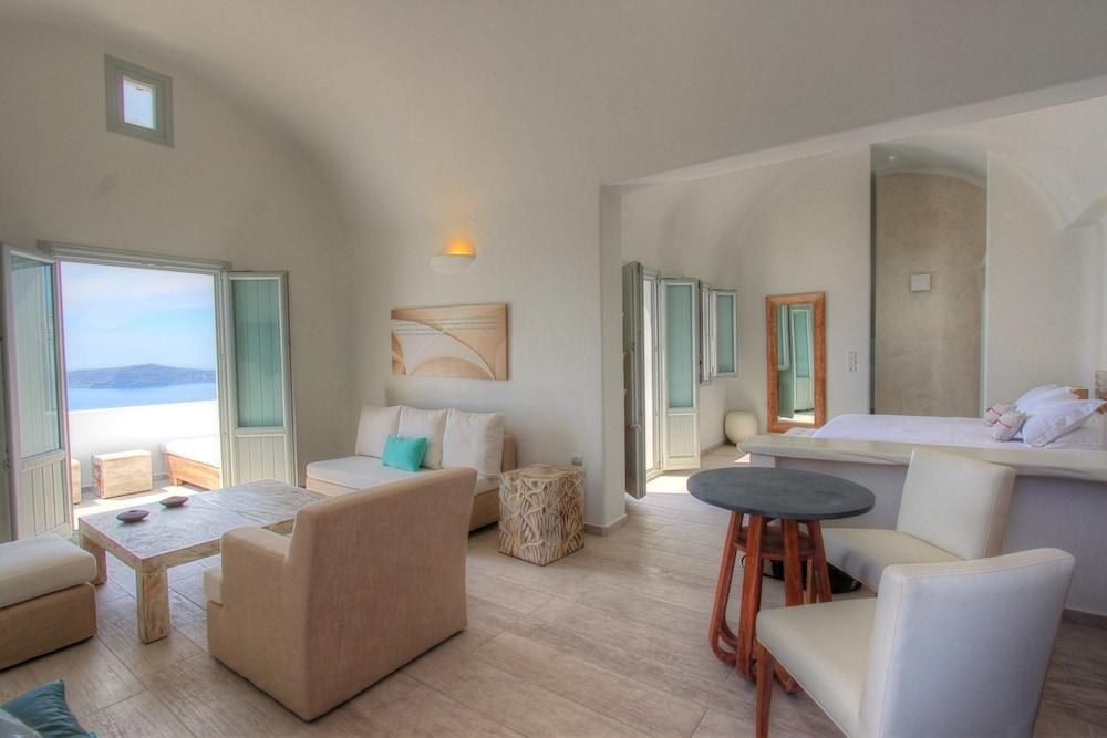 Allure Suites photo 4