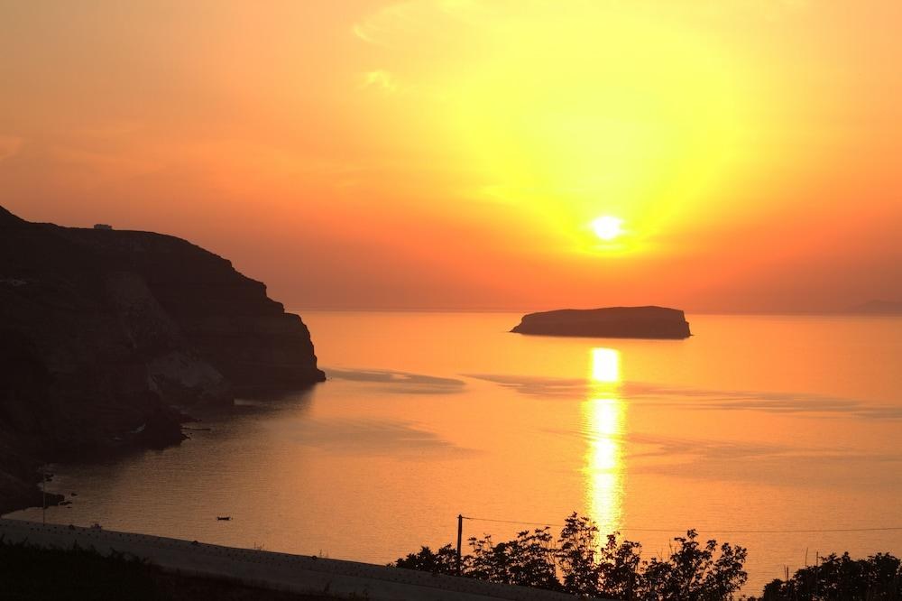 Villa Iliovasilema Santorini