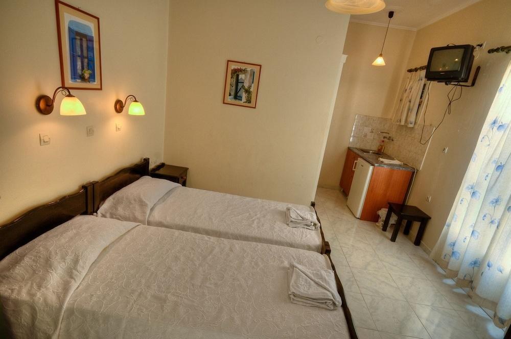 Phevos Villa photo 1