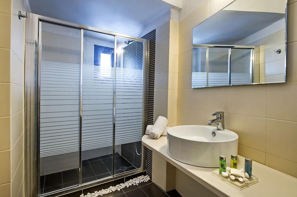 Apanemo Hotel photo 3