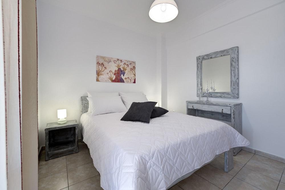 Akrotiri Apartments photo 1