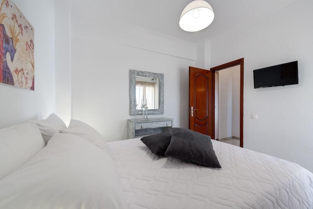 Akrotiri Apartments photo 2