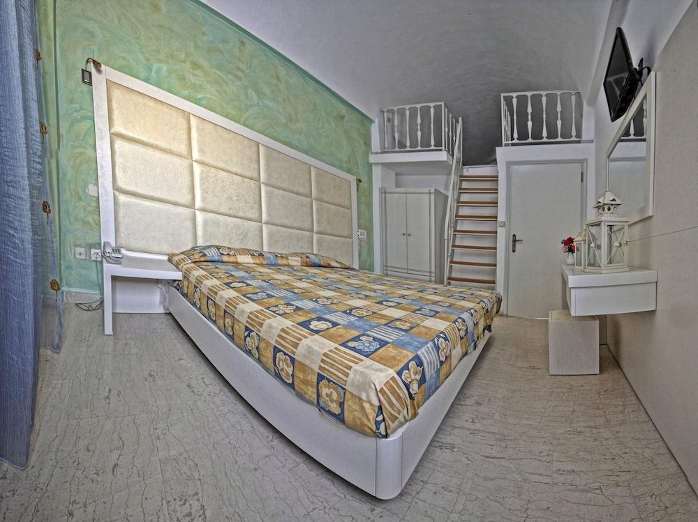 Sellada Apartments photo 2