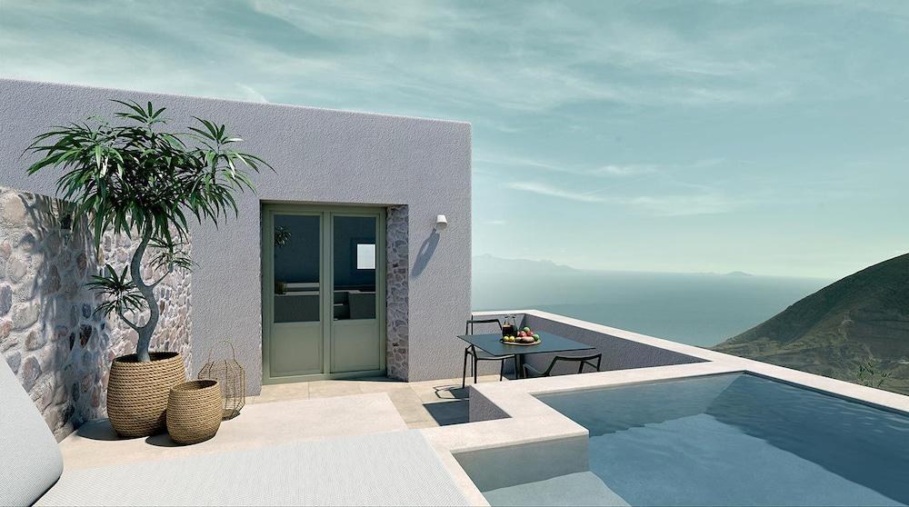 Aeon Suites - Adults Only