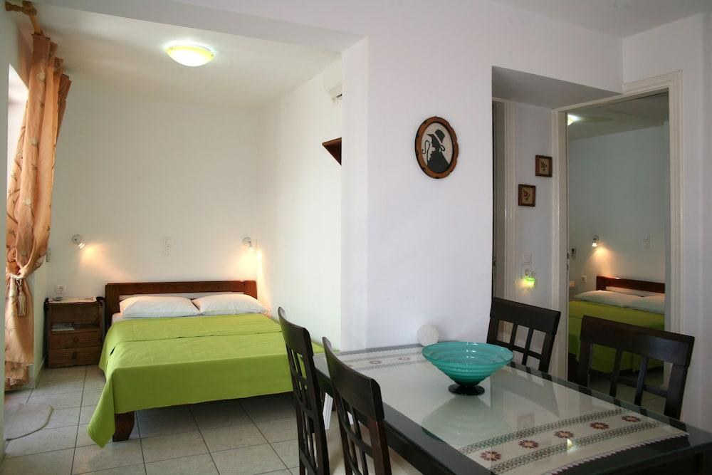 KAPETANOS ROOMS photo 4