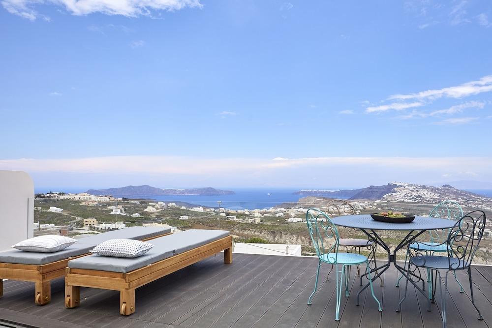 White and Co. La Torre Suites