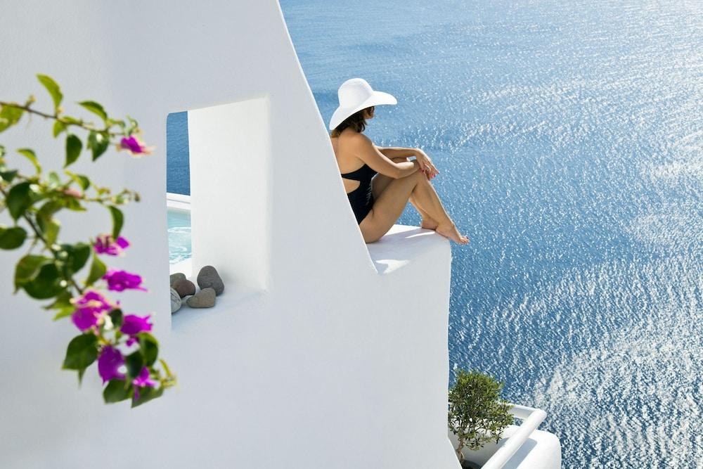 Art Maisons Oia Castle