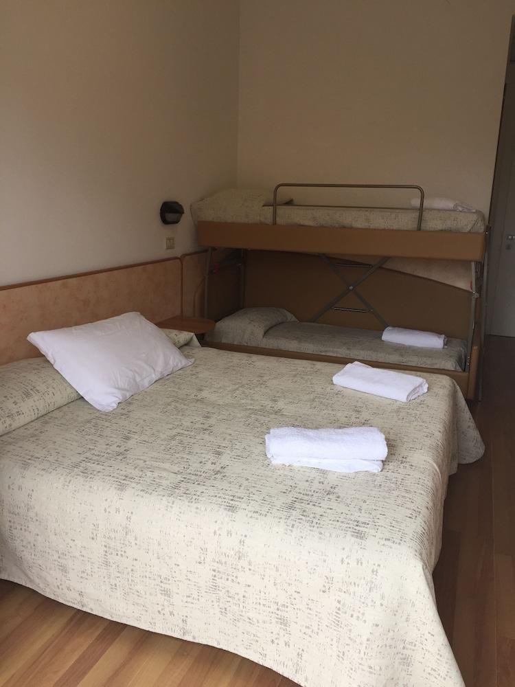 HOTEL LITTLE photo 2