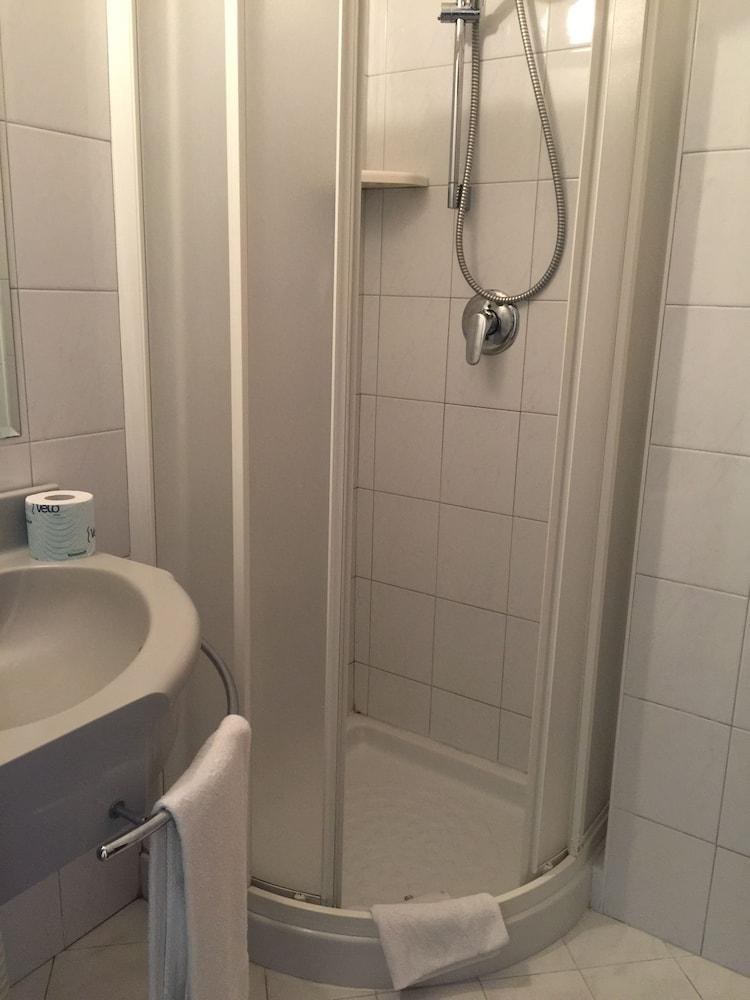 HOTEL LITTLE photo 3