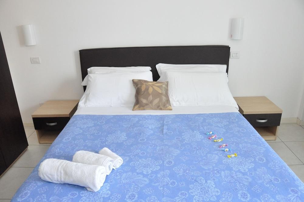RESIDENCE ACQUA SUITE MARINA photo 2