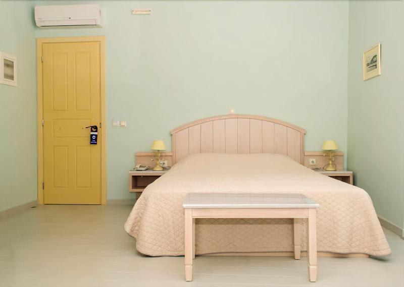 999 Luxury Hotel photo 2