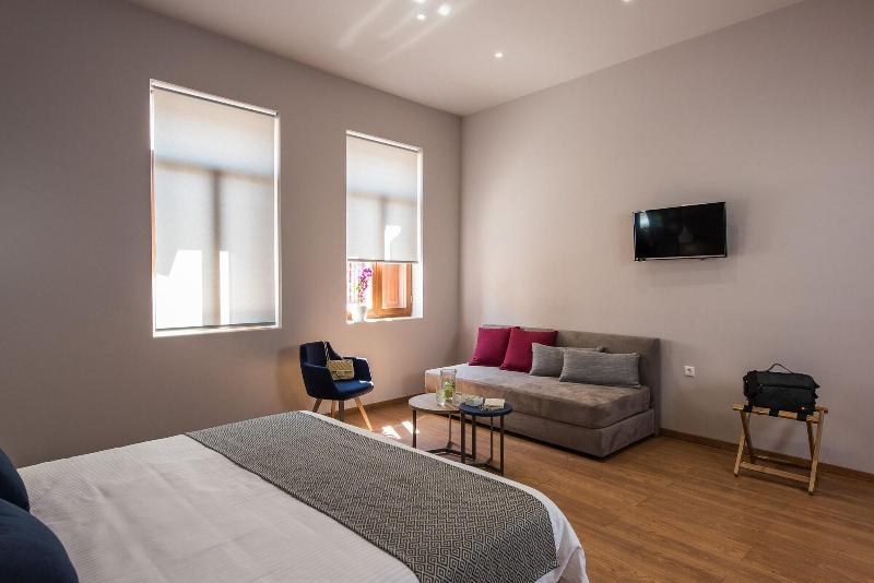 Bluebell Luxury Suites photo 3