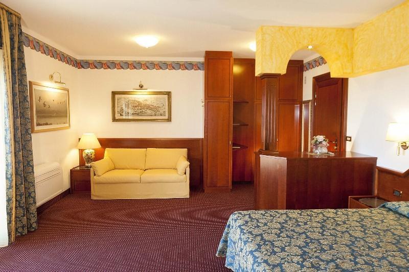 Hotel Napoleon photo 4