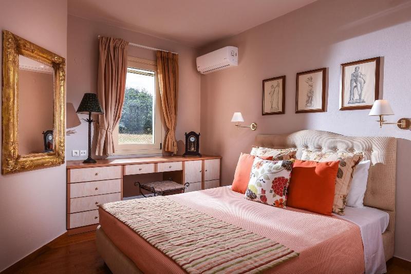 Ammos Boutique Apartments & Suites photo 2