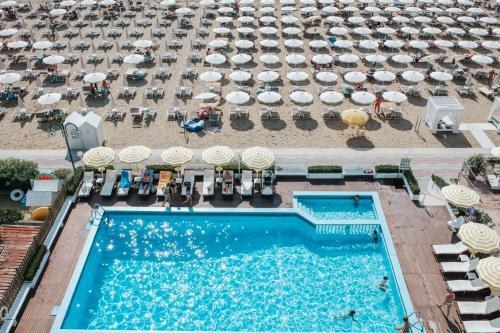 Hotel Capitol photo 1