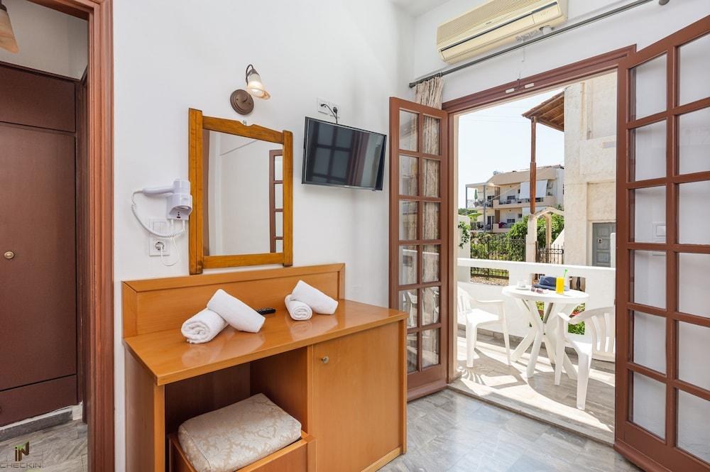 Galini Apartments and Studios photo 1