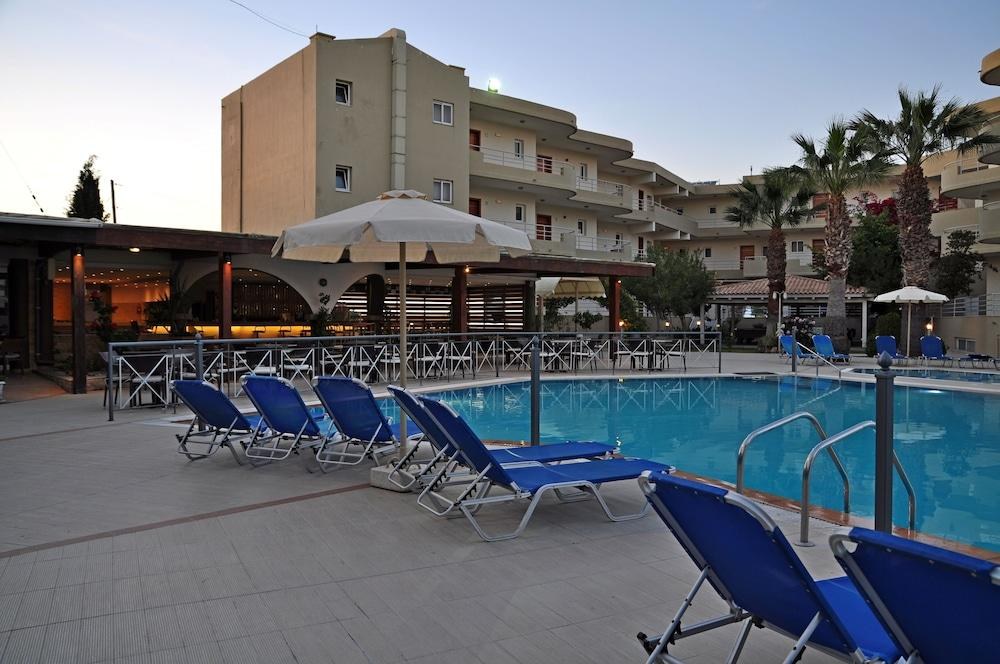 Sea Melody Beach Hotel & Apartments photo 4