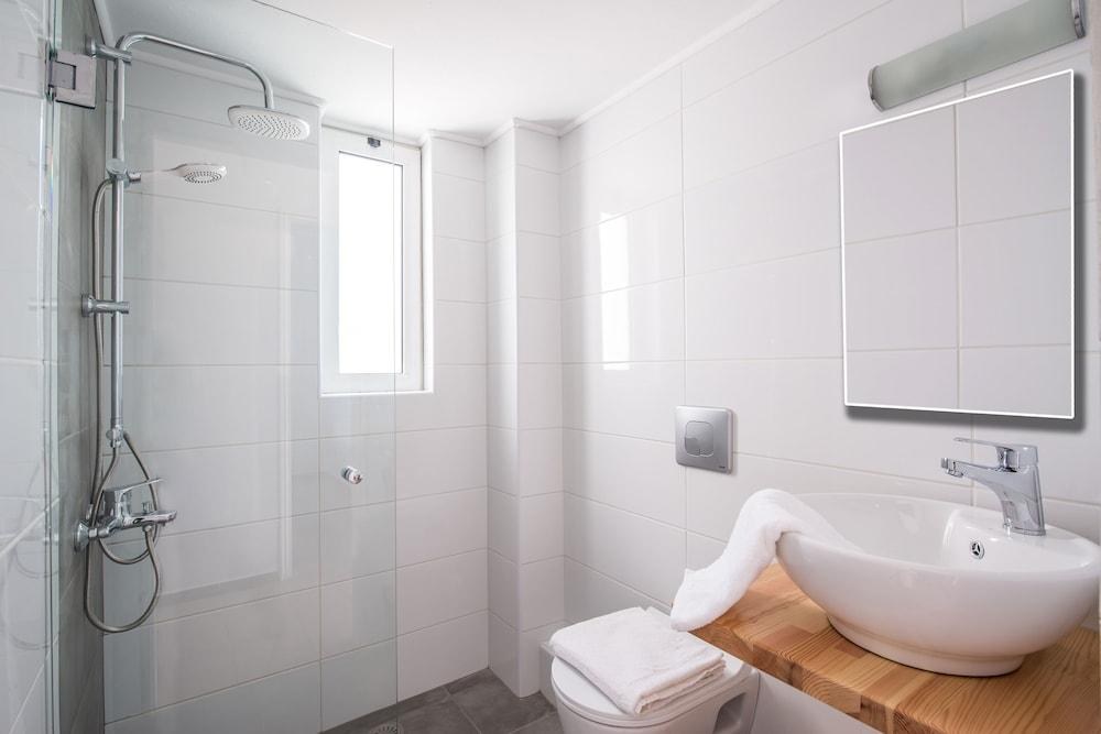 W Suites by Estia photo 3