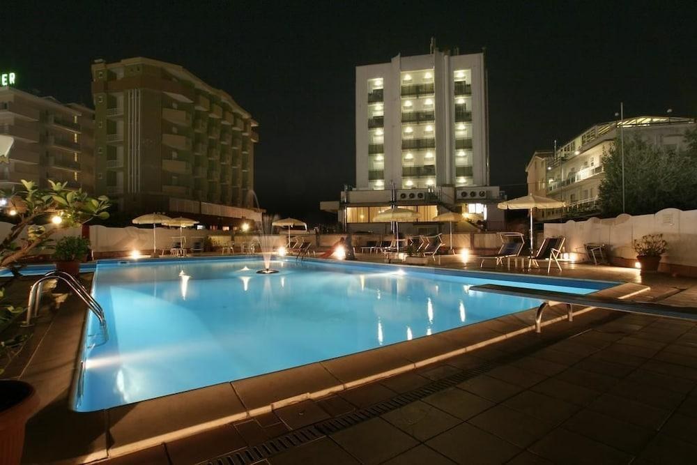 HOTEL AVILA IN