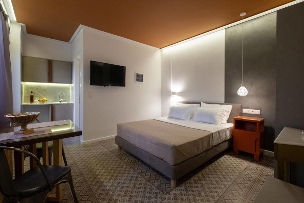 Athenian Yard Suites photo 2