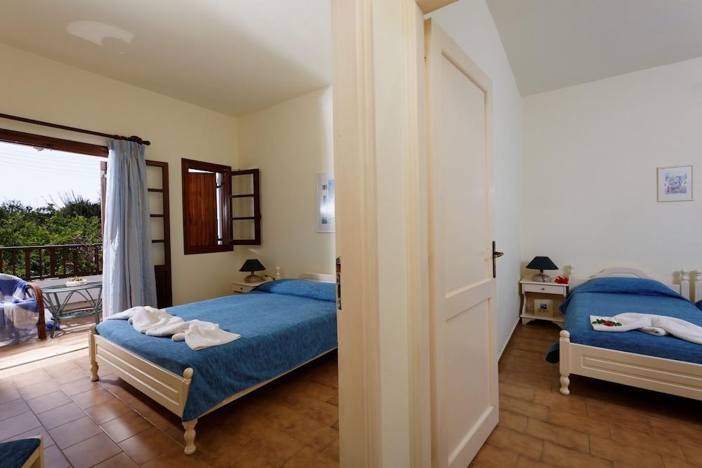 Alianthos Suites photo 2