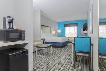 Holiday Inn Express & Suites Houston - Hobby Airport Area, an IHG Hotel  (formerly Holiday Inn Expre photo 4