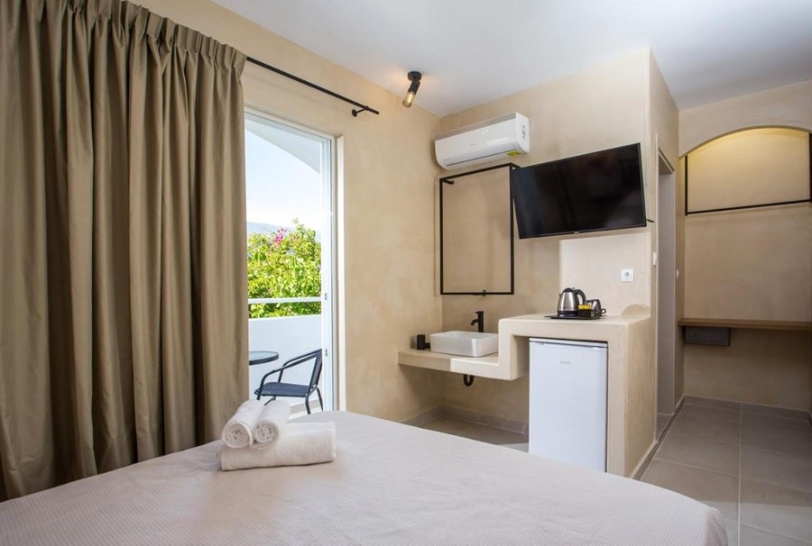 ATMA BEACH ROOMS & SUITES photo 4