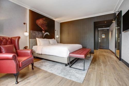 Radisson Red London Heathrow photo 4