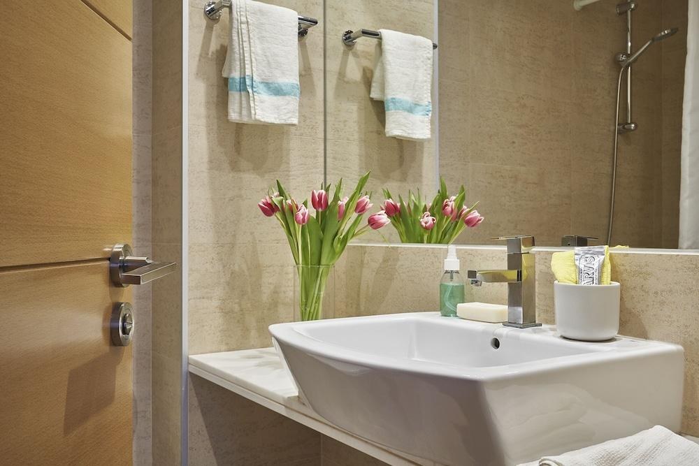 Lugaris Rambla - Apartments photo 3