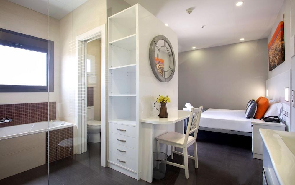 HOSTAL SANS photo 1