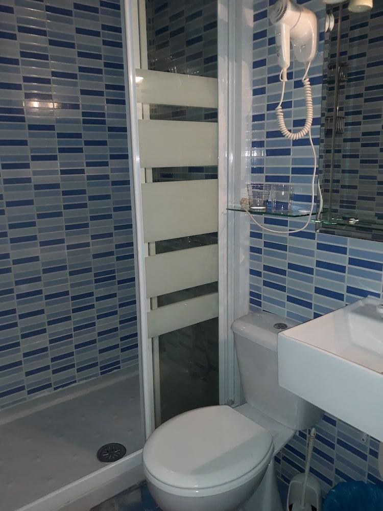 HOSTAL FUENTESOL photo 3
