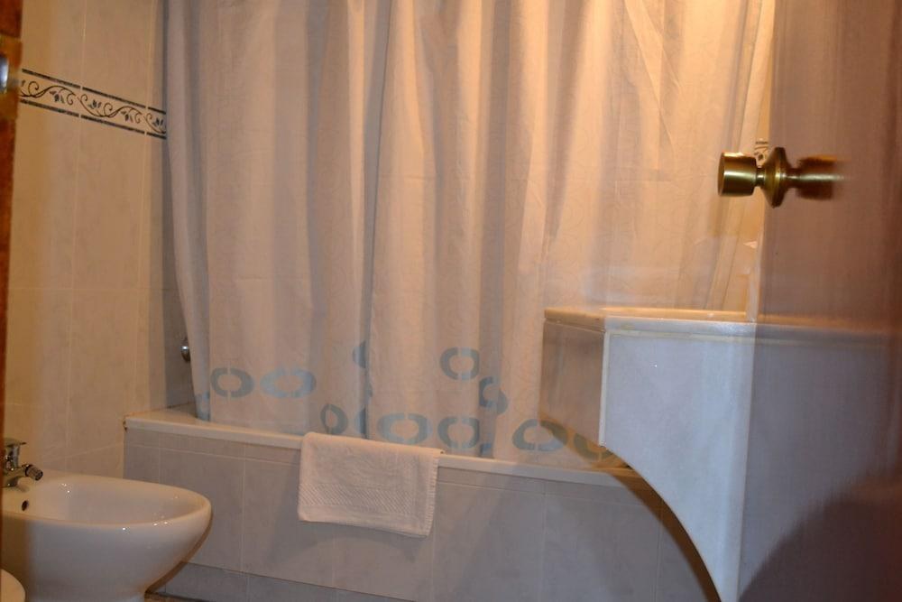 HOSTAL SONSOLES MADRID CENTRO photo 3