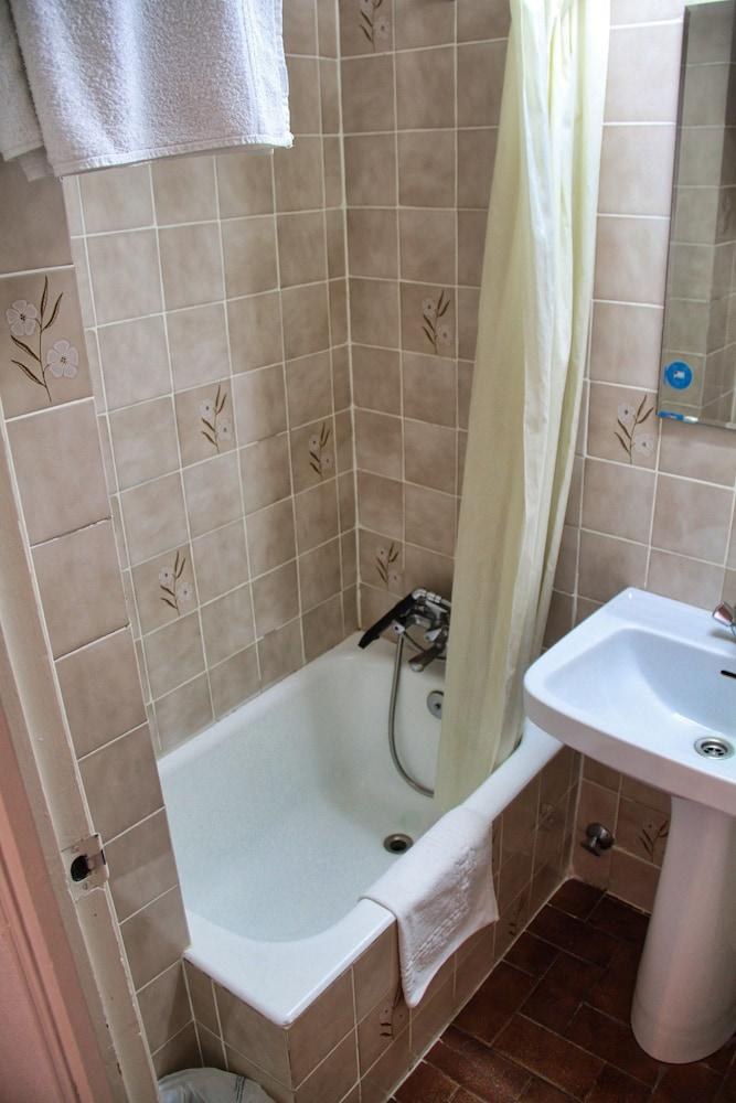 HOSTAL EXCELSIOR photo 3