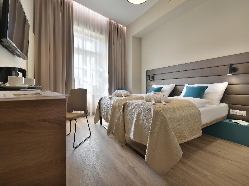 EA Hotel New Town photo 3