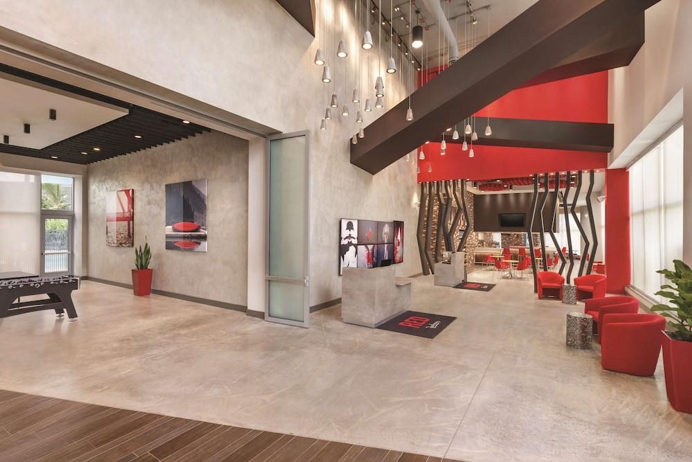 Radisson RED Miami Airport photo 1