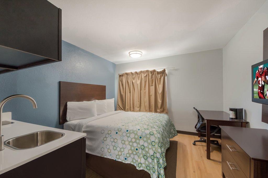 HomeTowne Studios San Antonio - Seaworld/Northwest photo 3