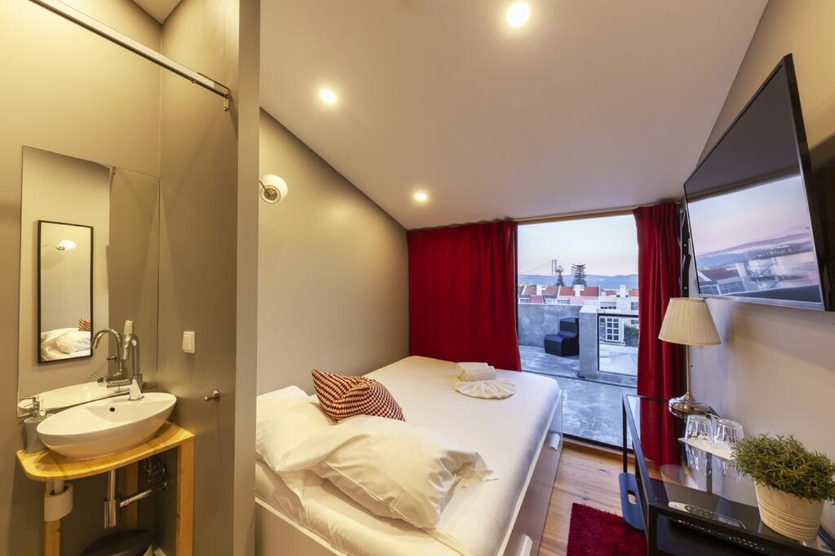 THE BRIDGE HOSTEL photo 2