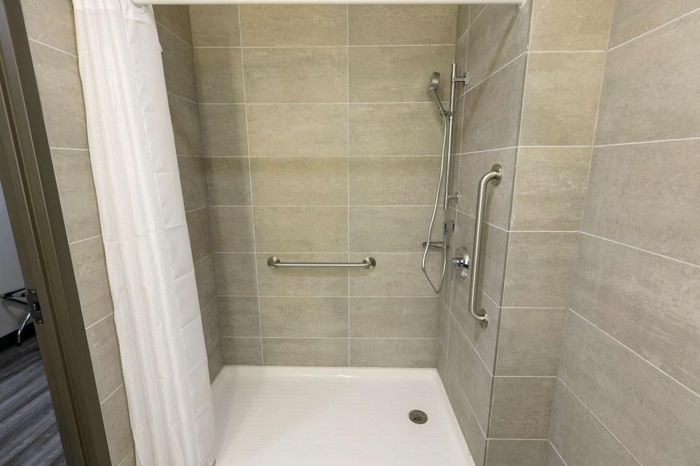 Best Western Plus Executive Residency Bronx photo 1