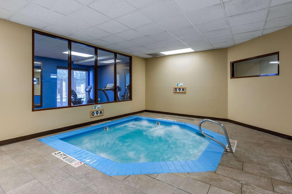 Comfort Inn & Suites SW Houston Sugarland, TX photo 2