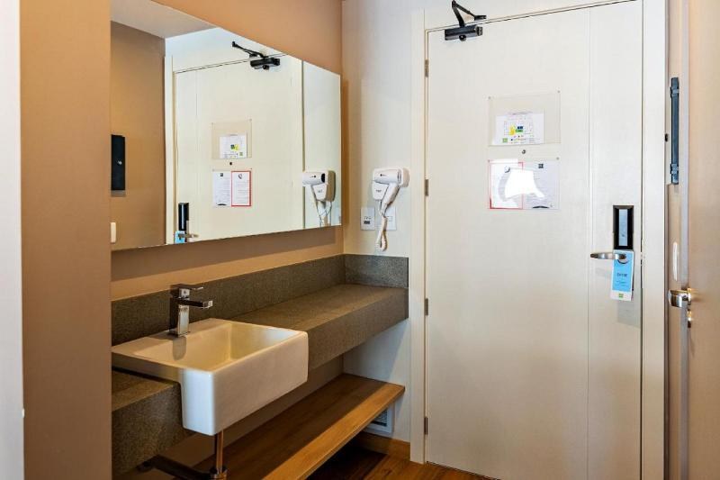 Ibis Styles Porto Alegre Moinhos De Vento photo 2