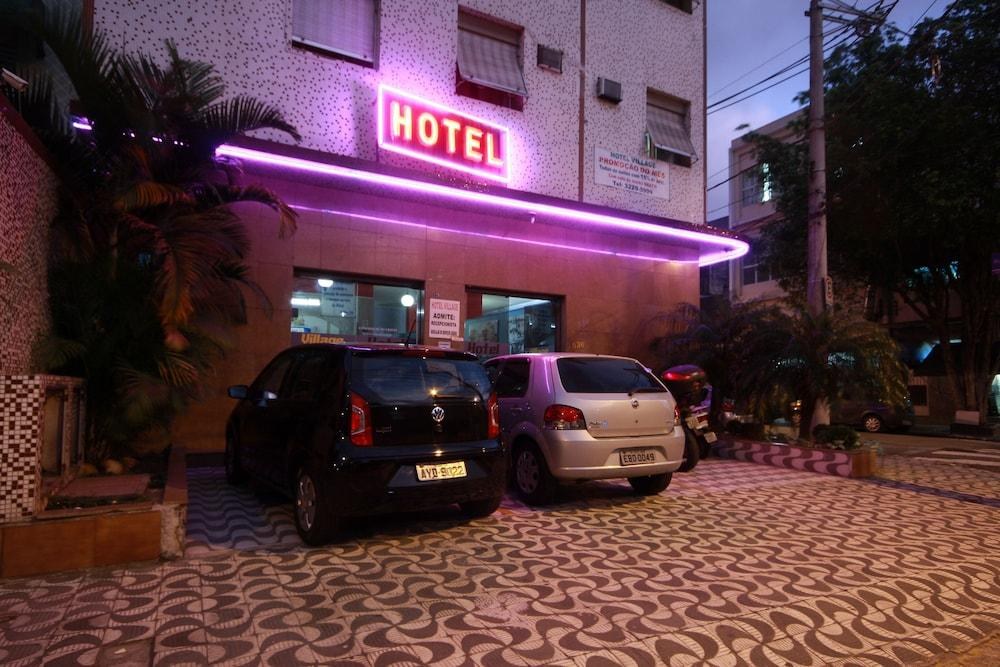 HOTEL VILLAGE